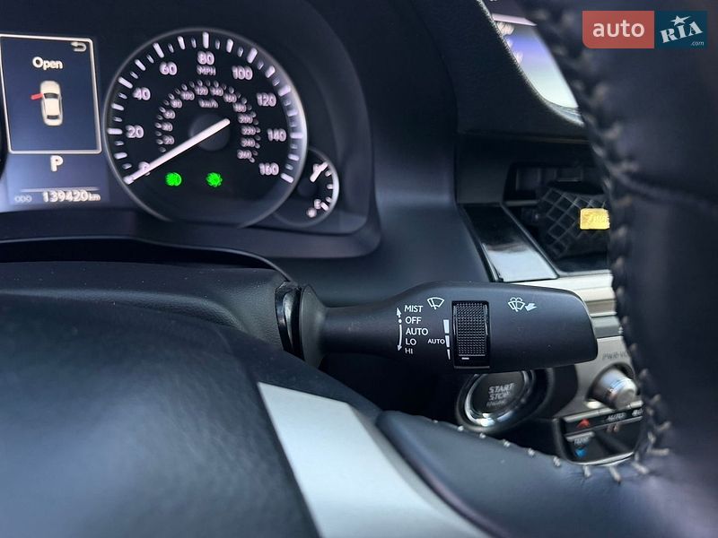 Седан Lexus ES 2016 в Ніжині