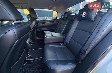 Седан Lexus ES 2016 в Ніжині