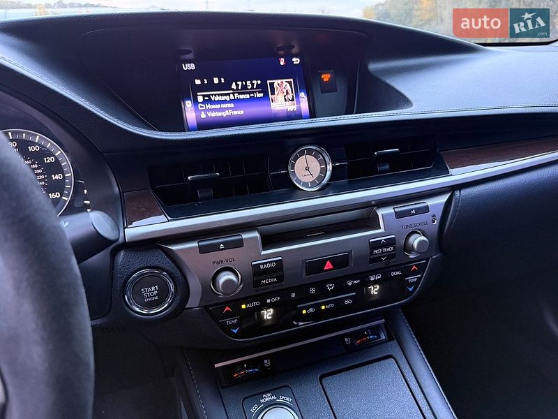 Седан Lexus ES 2017 в Днепре