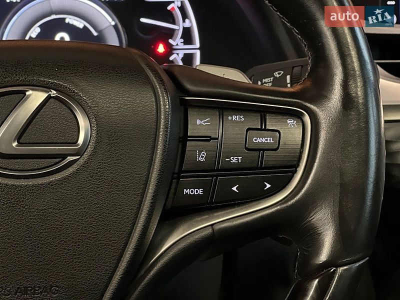 Седан Lexus ES 2019 в Львове