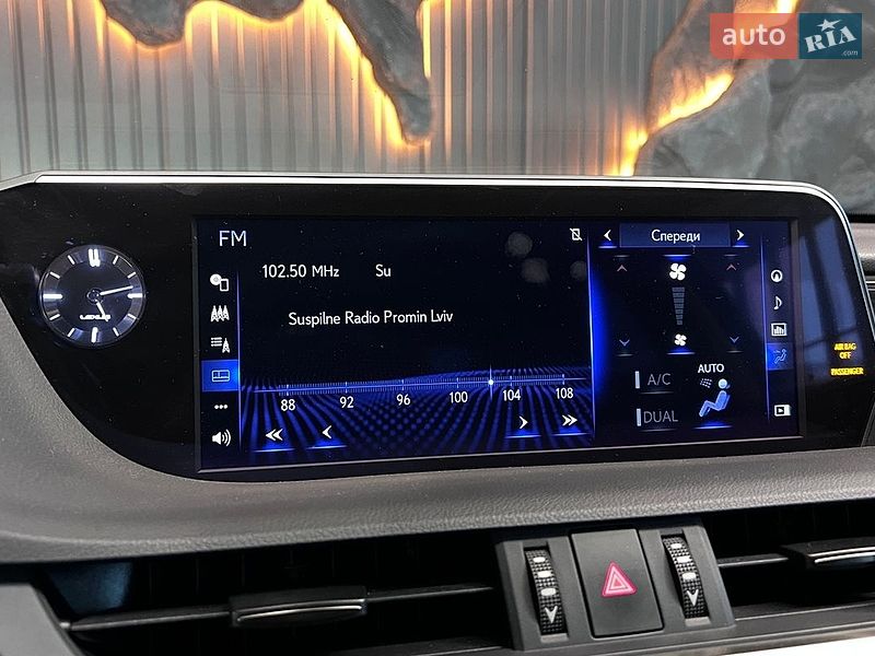 Седан Lexus ES 2019 в Львове