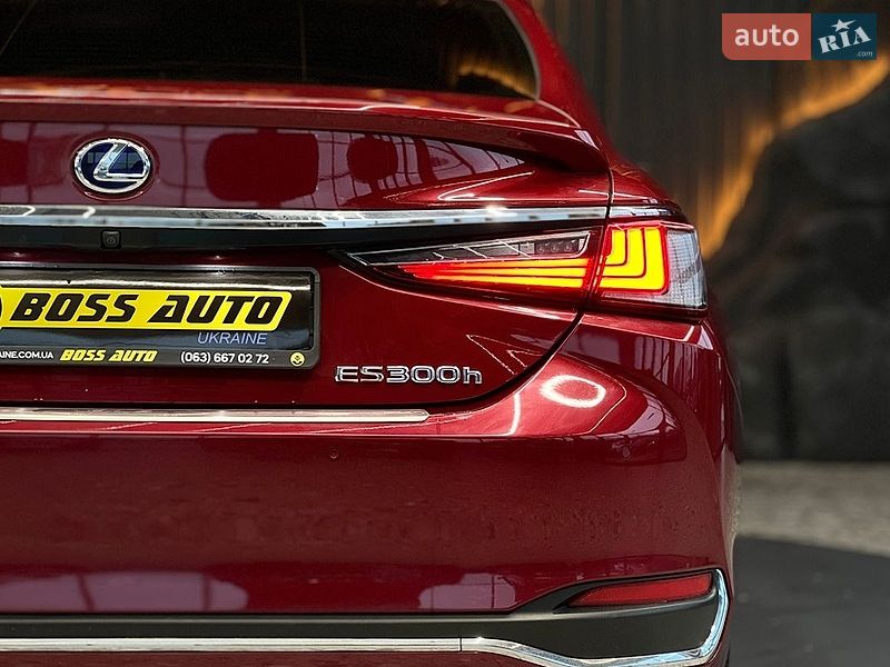Седан Lexus ES 2019 в Львове