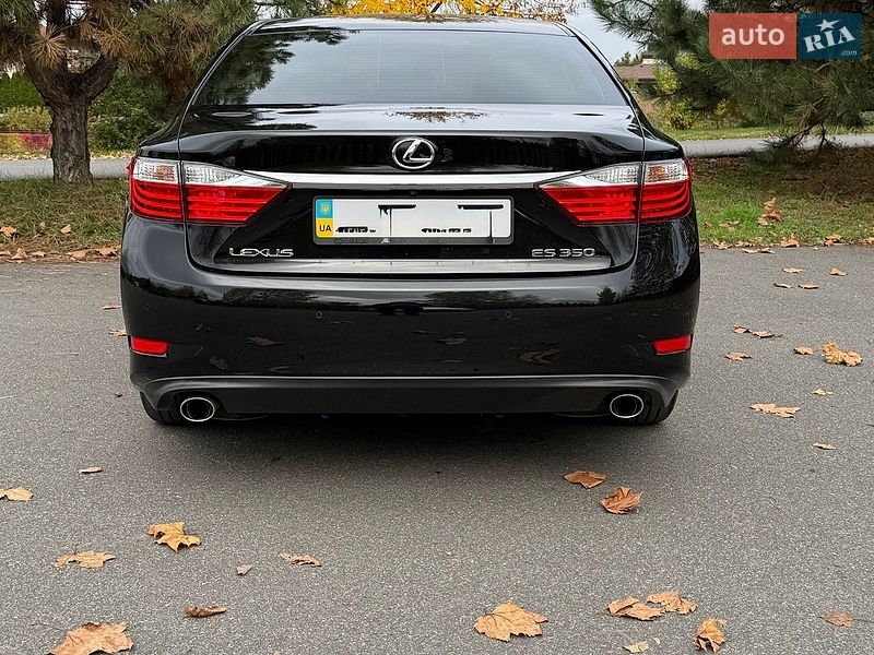 Седан Lexus ES 2014 в Киеве