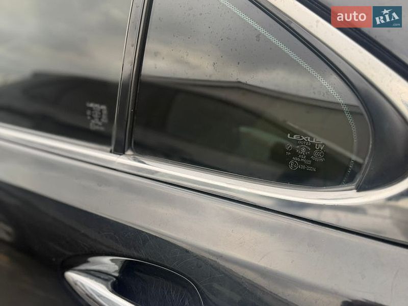 Седан Lexus ES 2006 в Умані