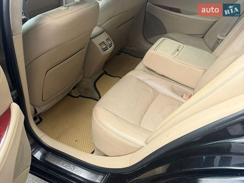 Седан Lexus ES 2006 в Умані
