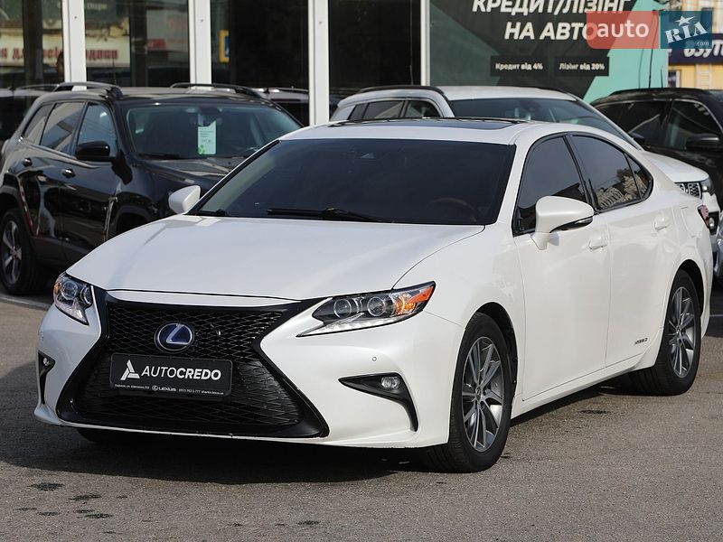 Lexus ES 2016