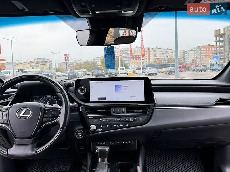 Седан Lexus ES 2024 в Черновцах