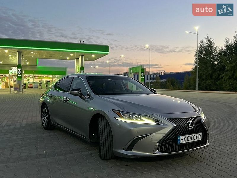Седан Lexus ES 2019 в Каменец-Подольском