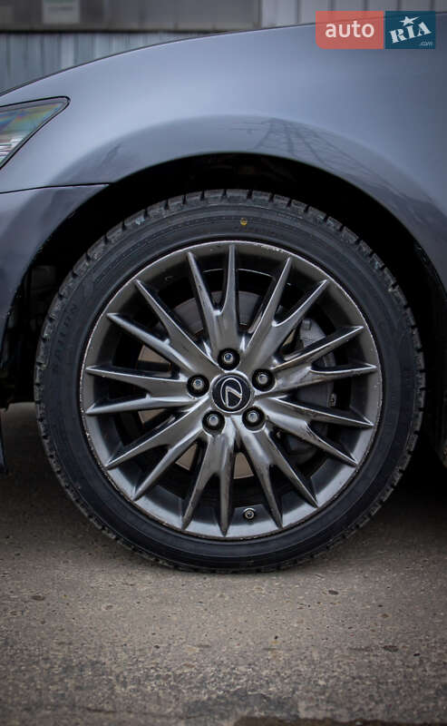 Седан Lexus GS 2012 в Черновцах
