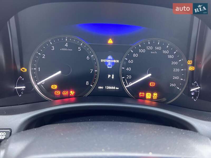 Седан Lexus GS 2013 в Краснограді