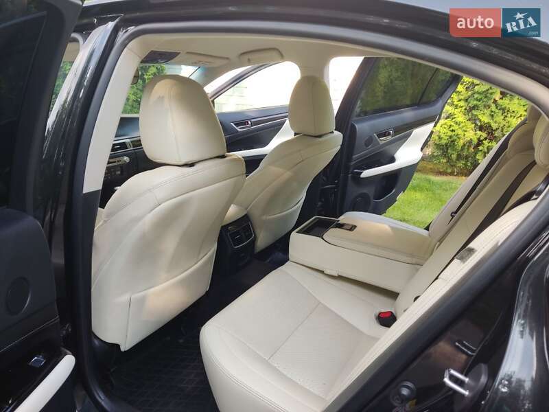Седан Lexus GS 2017 в Киеве