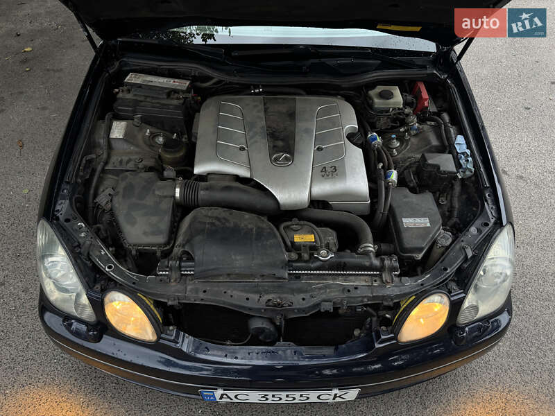 Седан Lexus GS 2000 в Луцке