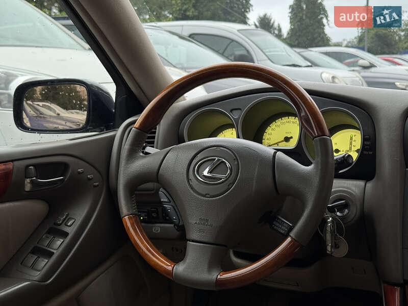 Седан Lexus GS 2000 в Луцке