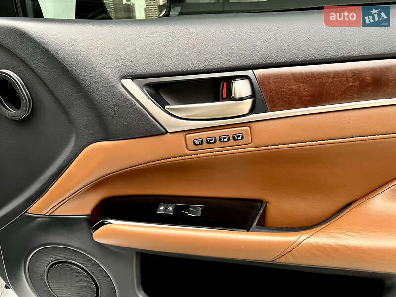 Седан Lexus GS 2012 в Киеве
