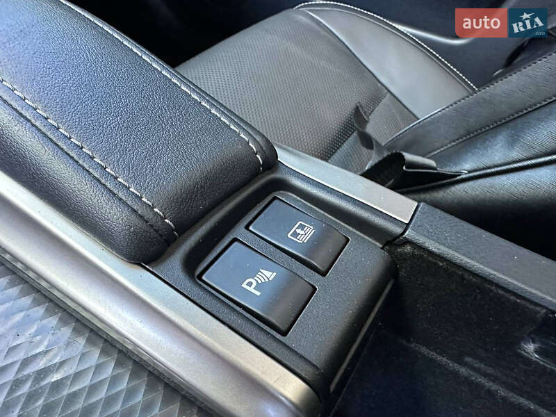 Седан Lexus GS 2016 в Киеве фото 39 Седан Lexus GS 2016 в Киеве