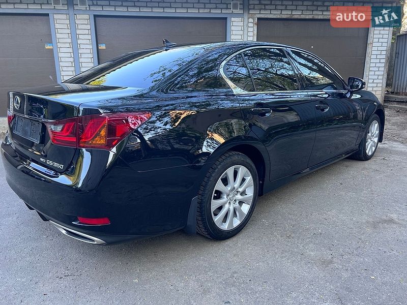 Седан Lexus GS 2013 в Краснограді