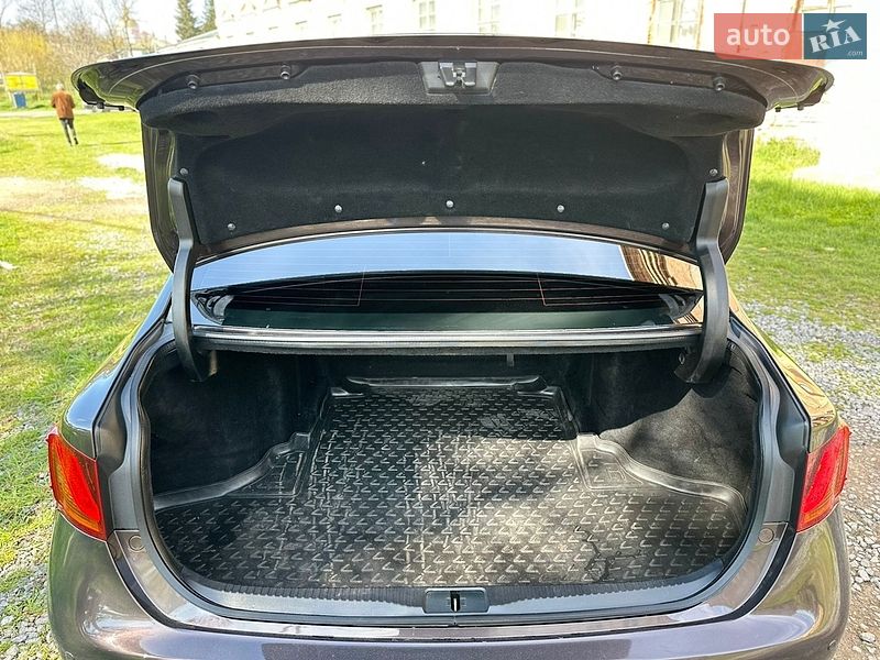 Седан Lexus GS 2012 в Виннице