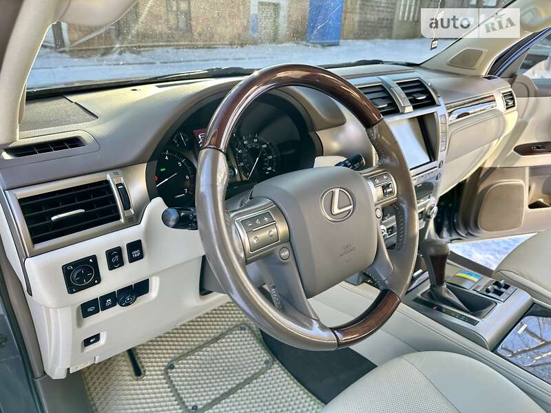 Позашляховик / Кросовер Lexus GX 2016 в Києві