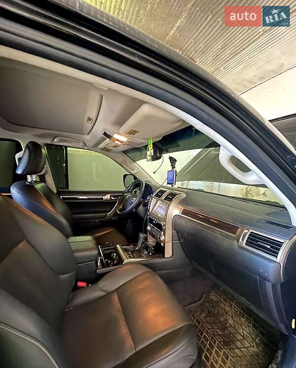 Внедорожник / Кроссовер Lexus GX 2015 в Сваляве