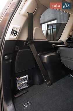 Позашляховик / Кросовер Lexus GX 2011 в 