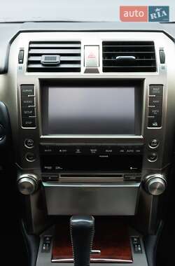 Позашляховик / Кросовер Lexus GX 2011 в 
