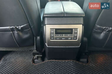Позашляховик / Кросовер Lexus GX 2011 в 