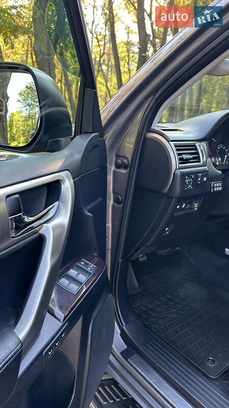 Внедорожник / Кроссовер Lexus GX 2014 в Черновцах