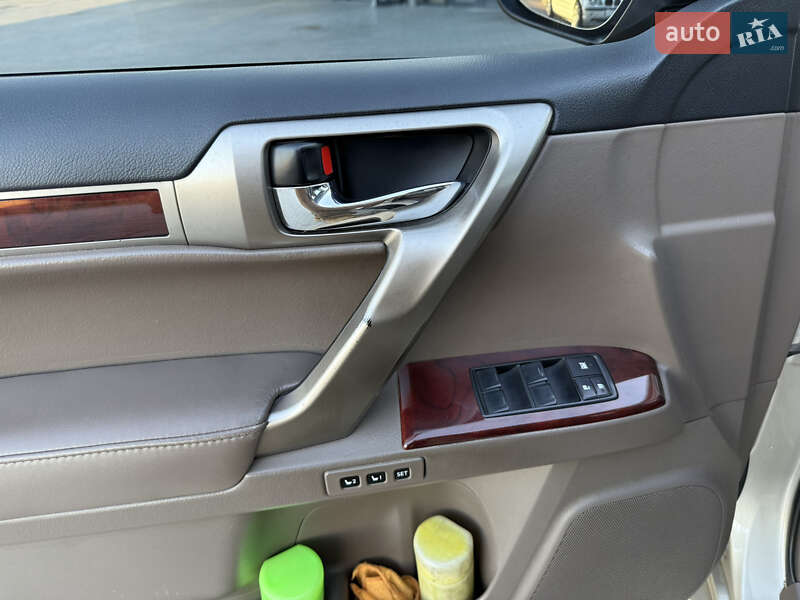 Позашляховик / Кросовер Lexus GX 2010 в Золочеві