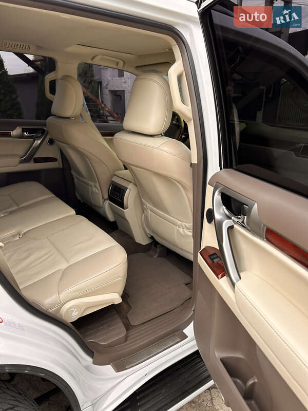 Внедорожник / Кроссовер Lexus GX 2012 в Черновцах