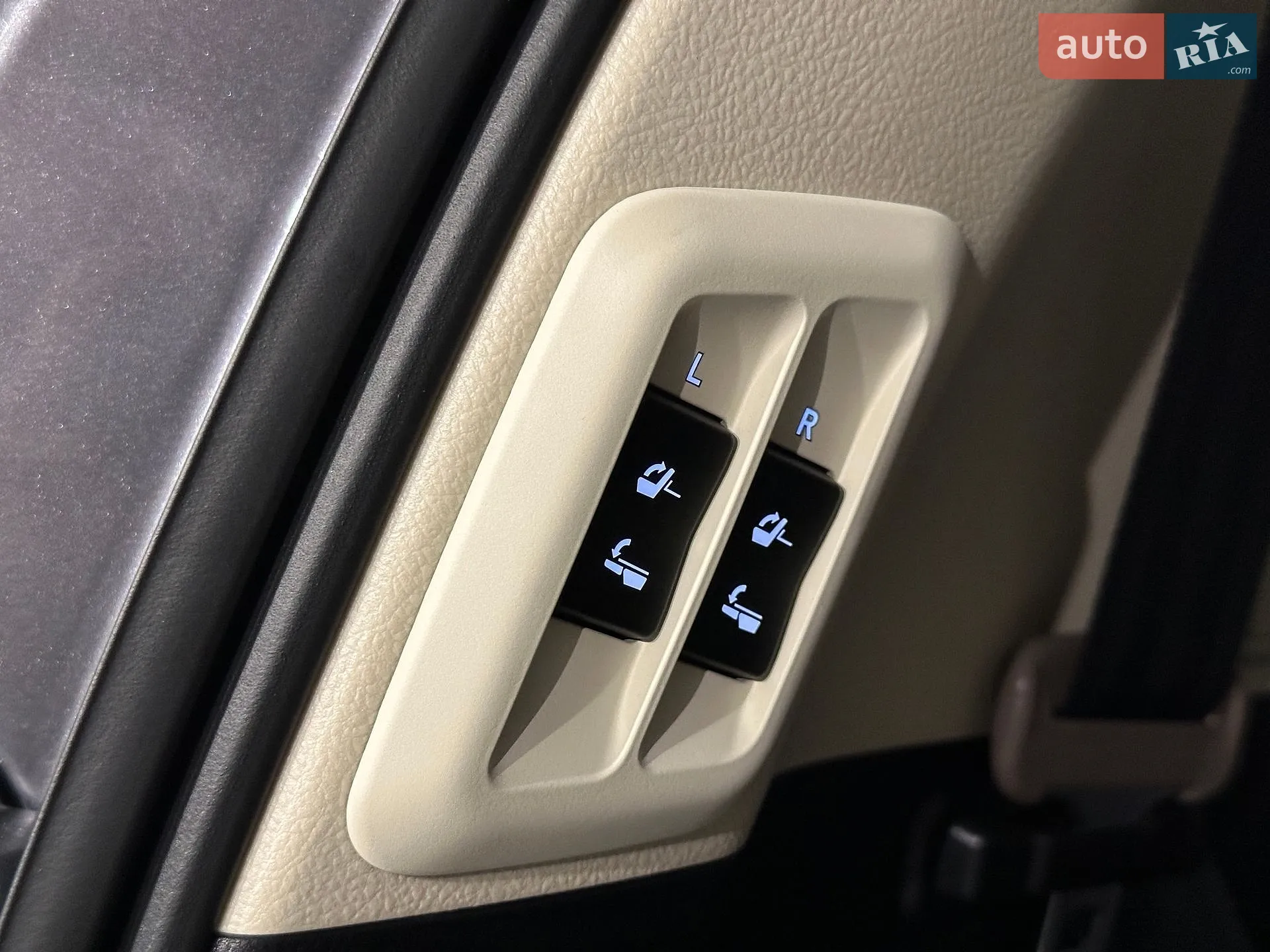 2020 Lexus GX - мініатюра 10
