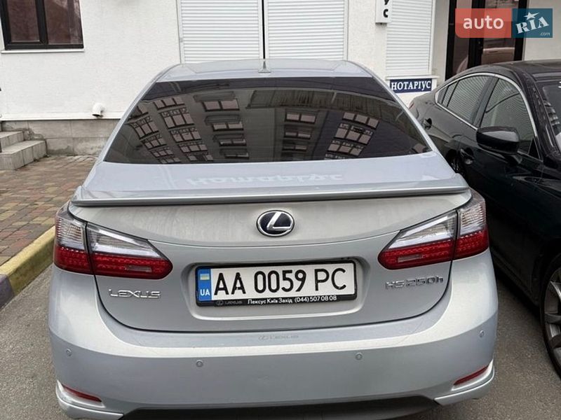 Седан Lexus HS 2010 в Киеве