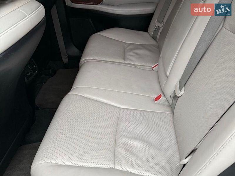 Седан Lexus HS 2010 в Киеве