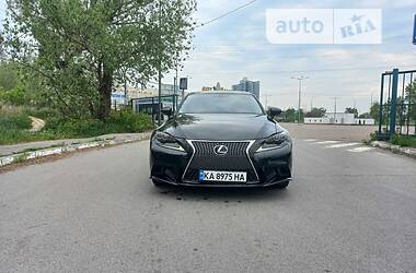 Седан Lexus IS 200t 2016 в Киеве
