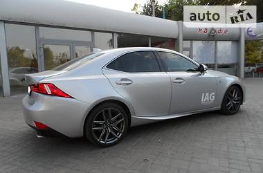 Седан Lexus IS 2015 в Днепре