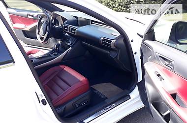 Седан Lexus IS 2015 в 