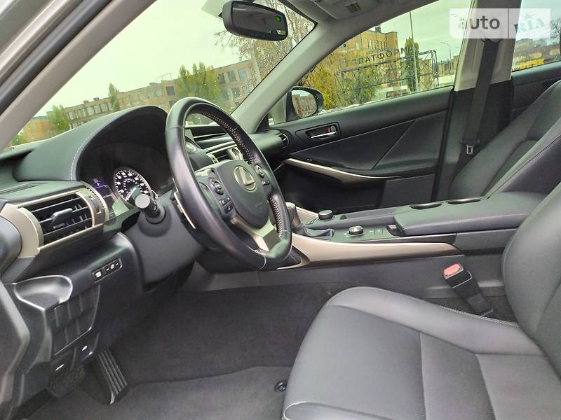 Седан Lexus IS 2015 в Києві фото 10 Седан Lexus IS 2015 в Києві