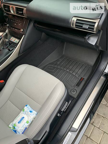 Седан Lexus IS 2015 в Одесі фото 28 Седан Lexus IS 2015 в Одесі