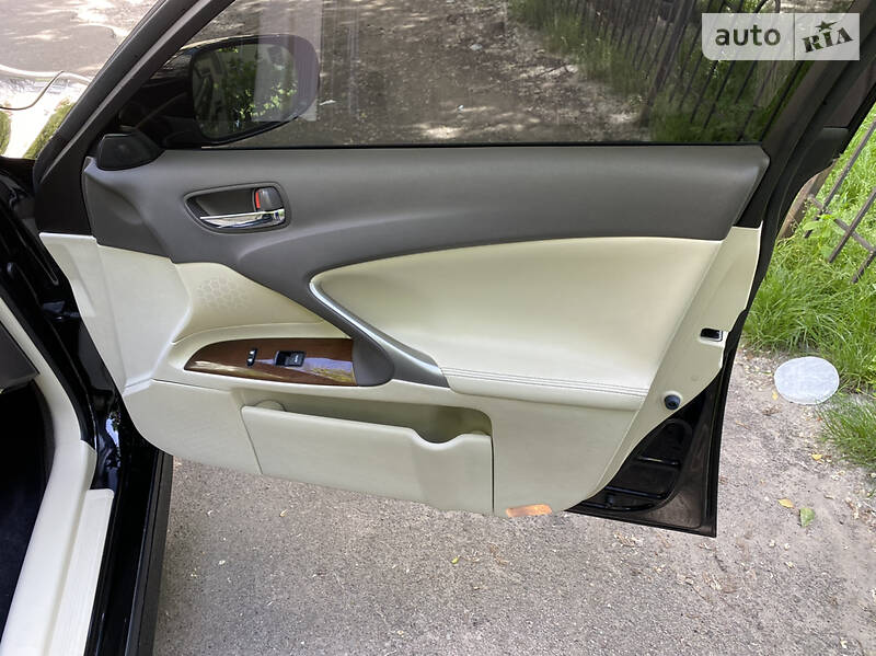 Седан Lexus IS 2010 в Києві