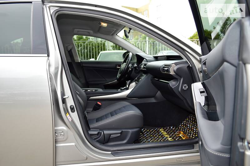 Седан Lexus IS 2017 в Одесі фото 24 Седан Lexus IS 2017 в Одесі