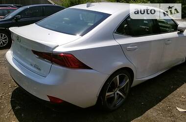 Седан Lexus IS 2017 в 