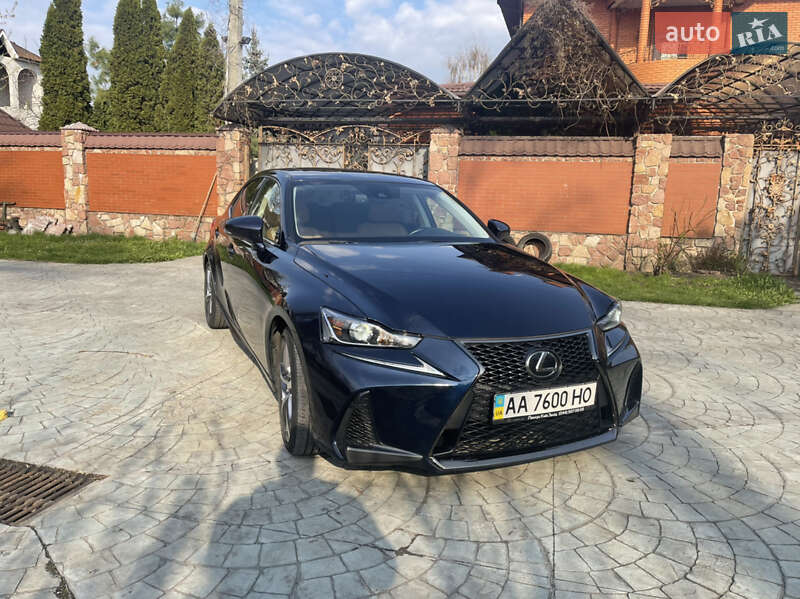 Седан Lexus IS 2017 в Киеве
