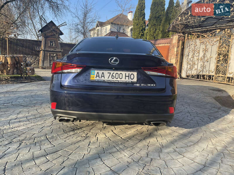 Седан Lexus IS 2017 в Киеве