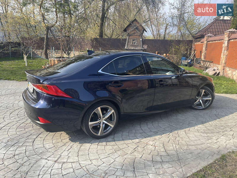 Седан Lexus IS 2017 в Киеве