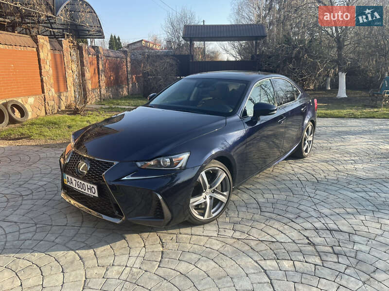 Седан Lexus IS 2017 в Киеве