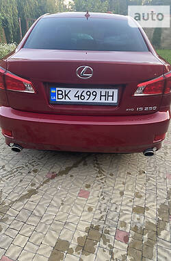 Седан Lexus IS 2011 в 