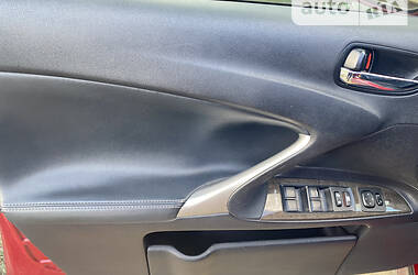 Седан Lexus IS 2011 в 