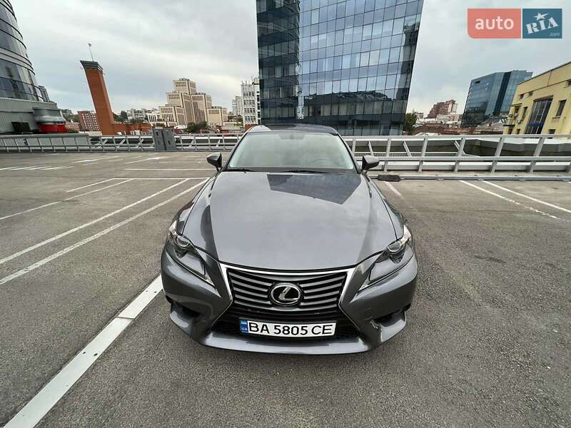 Седан Lexus IS 2014 в Дніпрі