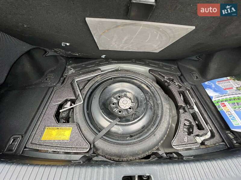 Седан Lexus IS 2014 в Дніпрі