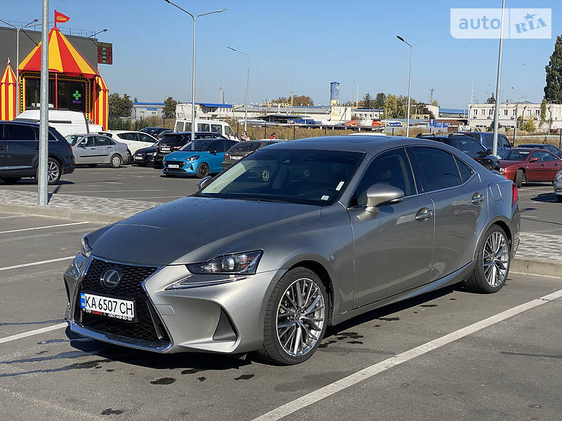 Седан Lexus IS 2017 в Києві