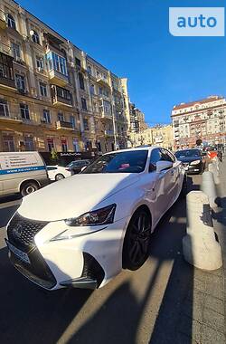 Седан Lexus IS 2017 в Києві